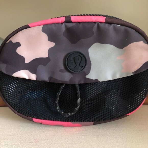 Lululemon Take it on the Belt Heritage 365 Camo Guava Pink Multi Hawaiian Blue - Picture 2 of 9